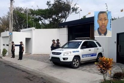 El patrullero custodiaba la casa de la prefecta cuando fue atacado en la madrugada. Leuder Cangá falleció en un hospital de Esmeraldas.