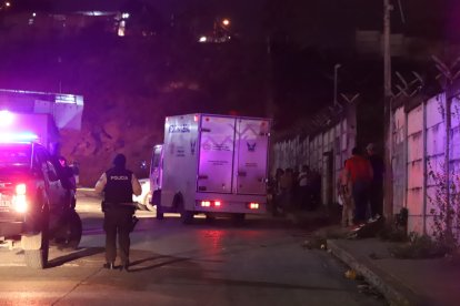 Personal policial acudió al lugar para recabar indicios.