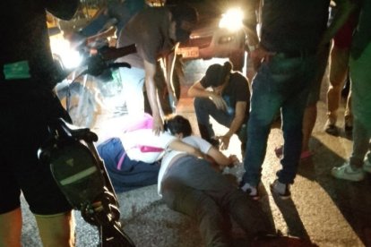 El hombre cayó sobre la avenida Quito, una de las arterias principales de la ciudad.