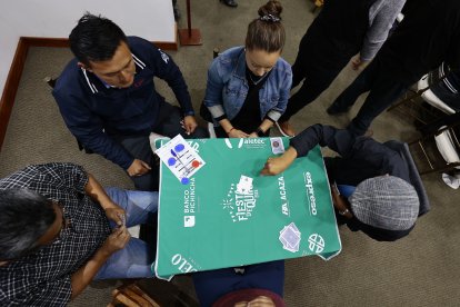 ag-periodistas-quitoLa partidas se vivieron con emoción y en medio de los famosos dichos del juego del cuarenta.