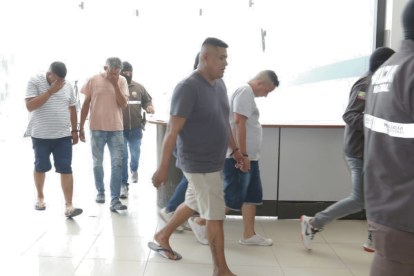 La Policía presentó a los detenidos y las evidencias incautadas.