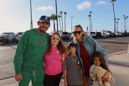 Chito vive con su familia en San Diego, Estados Unidos.