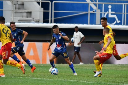 Delfín asegurará su clasificación a la Copa Libertadores con un triunfo ante Técnico Universitario.