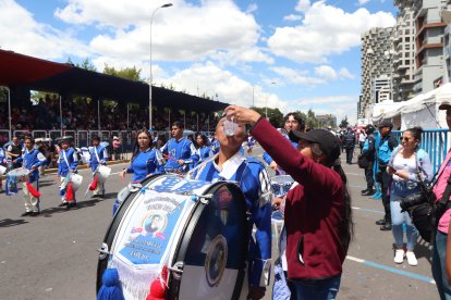 Nancy Monta apoya a su hijo en todas las actividades que realiza en su colegio Eugenio Espejo.