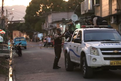 La Policía llegó al sitio del crimen, en coop. Gallegos Lara.