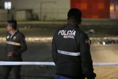 Balacera afuera de un centro comercial del cantón dejó 4 muertos.