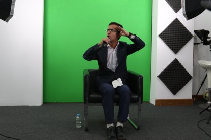 Los finalistas del reality Lengua y Bola narrarán los partidos de la final del campeonato ecuatoriano.