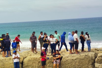 La población de Manta está indignada por el caso de la muerte de tres de los seis pescadores desaparecidos.