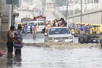 Un tramo de unos 50 metros quedó anegado por la acumulación del agua de lluvia.