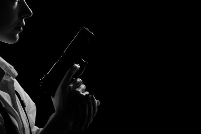 Las autoridades están investigando la relación del padre de la menor con el trágico suceso.