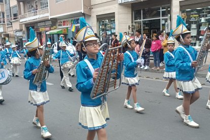 El desfile se llevó a cabo en la calle 18 de noviembre.
