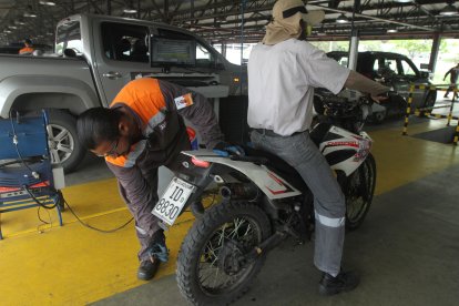 Extienden el plazo para la revisión vehicular.