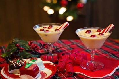 Esta bebida tiene diferentes orígenes. En Ecuador se lo prepara de diferentes sabores.