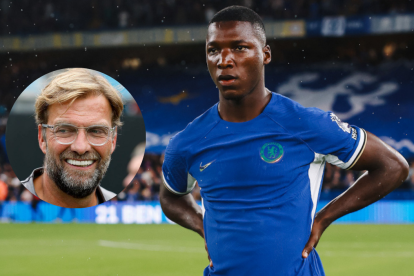 El técnico del Liverpool se burla del bajo nivel de los medio campistas del Chelsea.