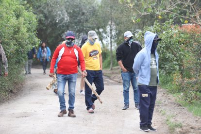 Los moradores se organizan para salir a hacer rondas y atrapar a los delincuentes.