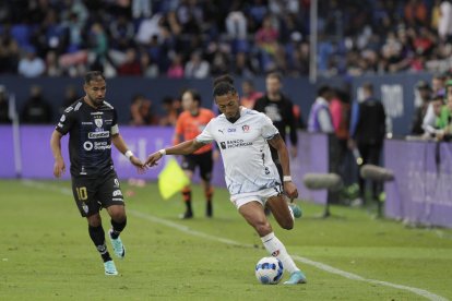 Independiente del Valle y Liga de Quito igualaron sin goles en la primera final.