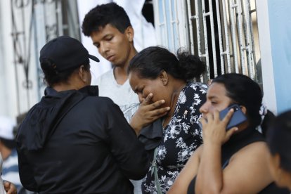 Los familiares de las víctimas se encuentran sumidos en el dolor.