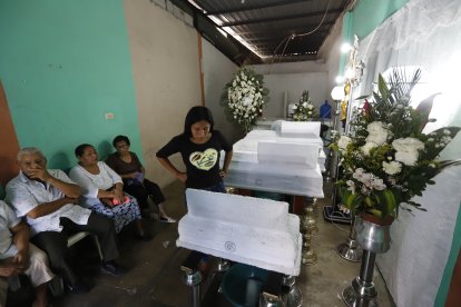 Los cuatro niños fueron velados en la mañana del miércoles 13 de diciembre.