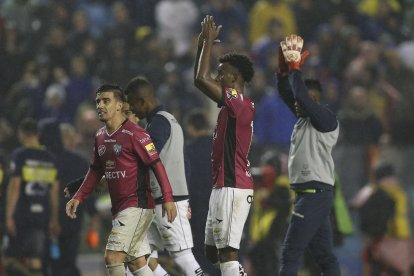 Mario Rizotto (i) fue clave en la gran actuación de los rayados en la Copa Libertadores de 2016.
