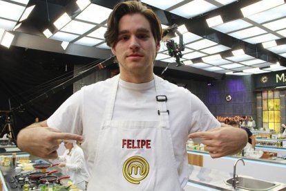 Felipe Carrera, es un deportista y actor ecuatoriano.