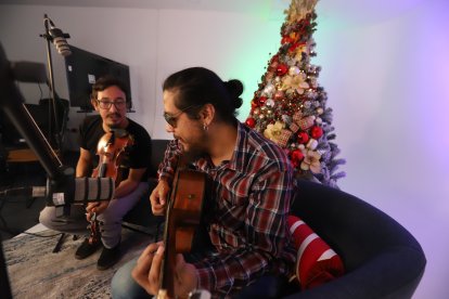 Manglar Broders en el set de EXTRA.