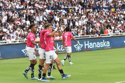 Kendry Páez destaca como atacante en Independiente del Valle.