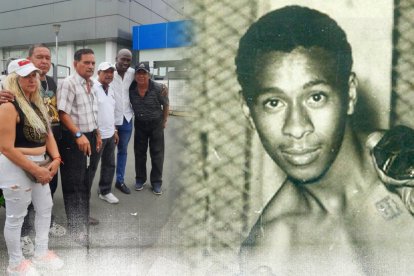 Amigos del boxeador Miguel Herrera fuera de la morgue a la espera de retirar el cuerpo del deportista.
