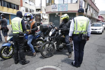 Conoce el número de placa con restricción en Quito.