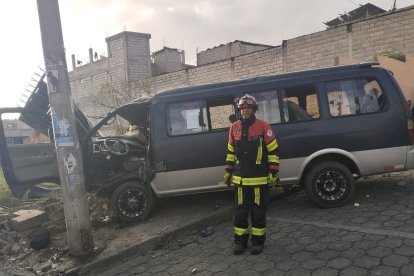 Choque de buseta escolar dejó un fallecido en el norte de Quito
