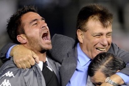 Iván Almedia y su padre Ever Hugo en una de tantas celebraciones.