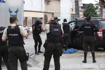 Personal de criminalística hizo el levantamiento de cadáver