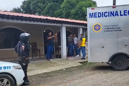 Personal de Criminalística fue alertado y llegó a la ciudadela a retirar los cuerpos.