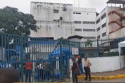 La Policía hizo varios rastreos para identificar al atacante del guardia.