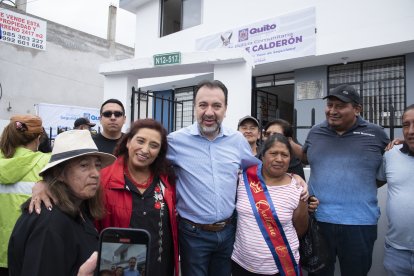 El alcalde Pabel Muñoz estuvo presente en la entrega.
