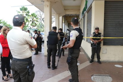 Roban un banco en pleno centro de Durán.