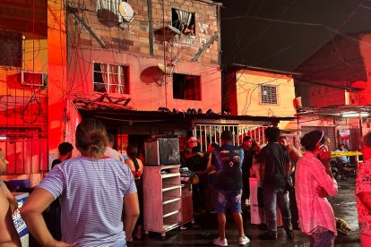 El incendio se registró la noche de este viernes.