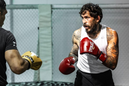 Chito se encuentra en campamento para la pelea de su vida.