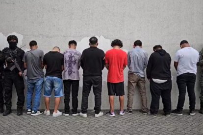 Tres de los detenidos tienen antecedentes penales, de acuerdo con información policial.