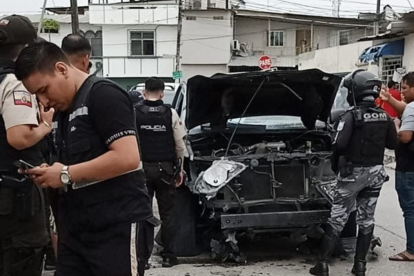 La explosión habría ocurrido por el estallido de un neumático.