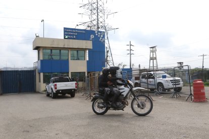 La mañana de este lunes se desplegó un operativo policial y milirar en los interiores del recinto carcelario.