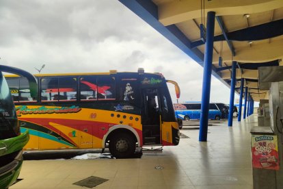 Hay escases de pasajeros en las terminales terrestres de Manabí.
