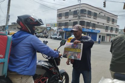 En la avenida Eleodoro Solórzano de La Libertad, Julio Enrique Demera Calderón vendía el diario más popular del país.