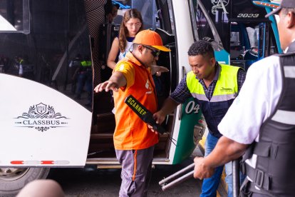 En ambas terminales de la ciudad se realizan controles permanentes para garantizar la seguridad de los usuarios.