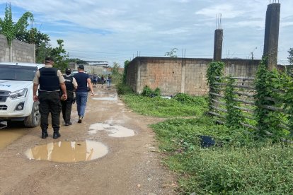 En la cooperativa San Gregorio de Durán fue hallado el cuerpo de un hombre embalado. La Policía investiga este hecho.