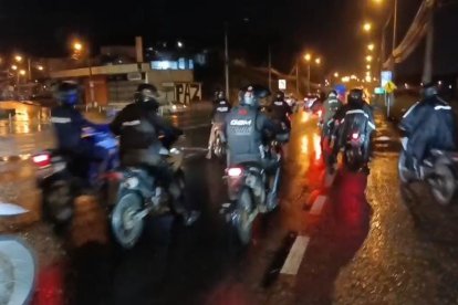 Policías se dirigían al complejo carcelario.