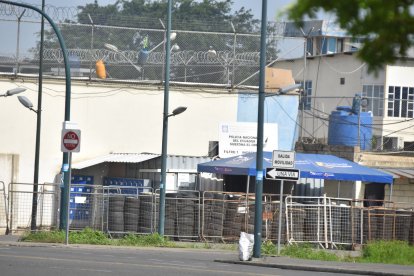 Los internos colocaron bombonas de gas hasta en las paredes.