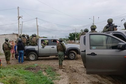 El Ejército Ecuatoriano está en las calles.