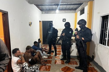 La Policía allanó el inmueble y detuvo a los presuntos delicuentes.