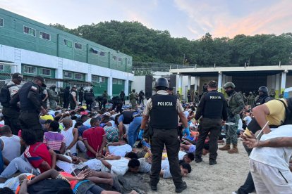 La Policía Nacional intervino la cárcel de Esmeraldas.