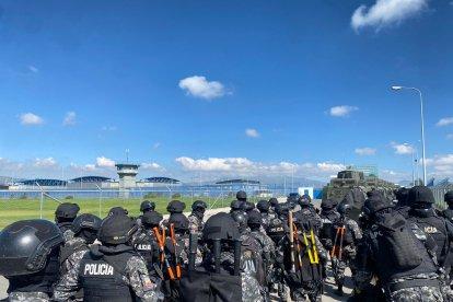 La intervención se da tras 5 días de disturbios en las cárceles.